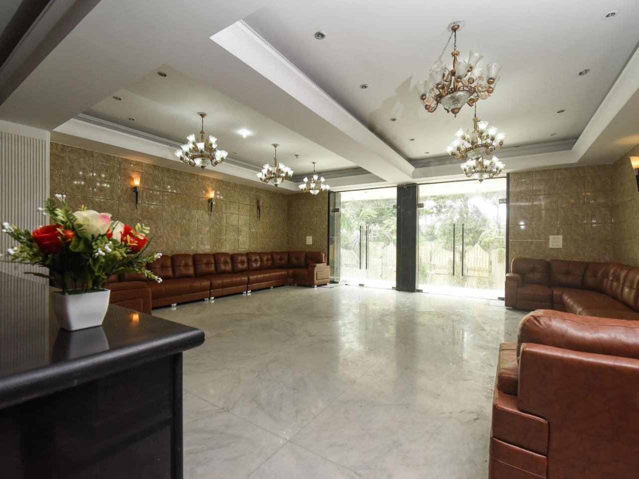 Capital O 16676 Near Noida City Center المظهر الخارجي الصورة
