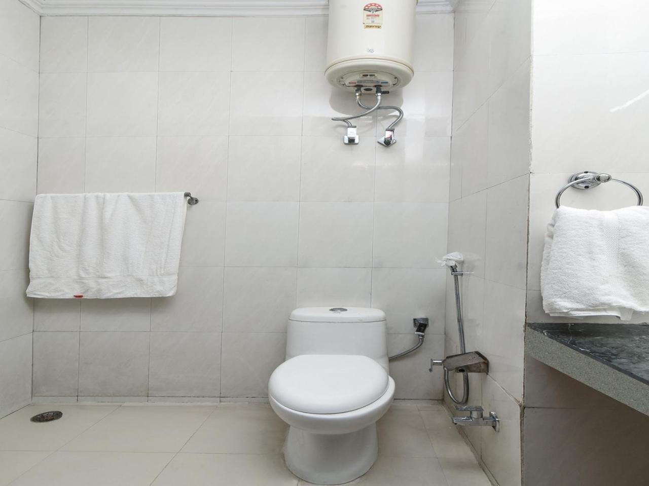 Capital O 16676 Near Noida City Center المظهر الخارجي الصورة