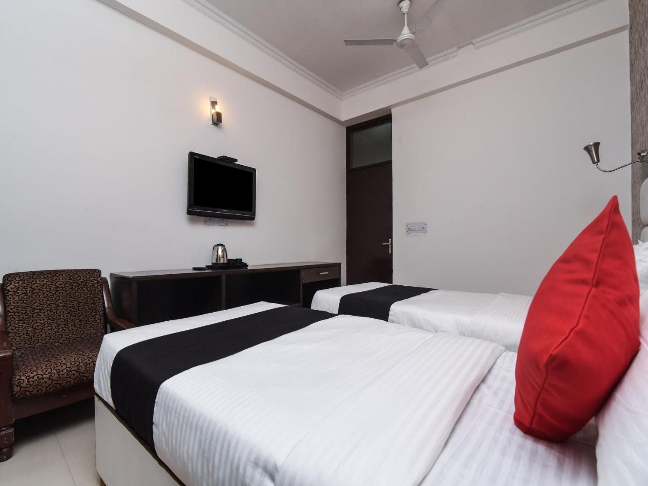 Capital O 16676 Near Noida City Center المظهر الخارجي الصورة