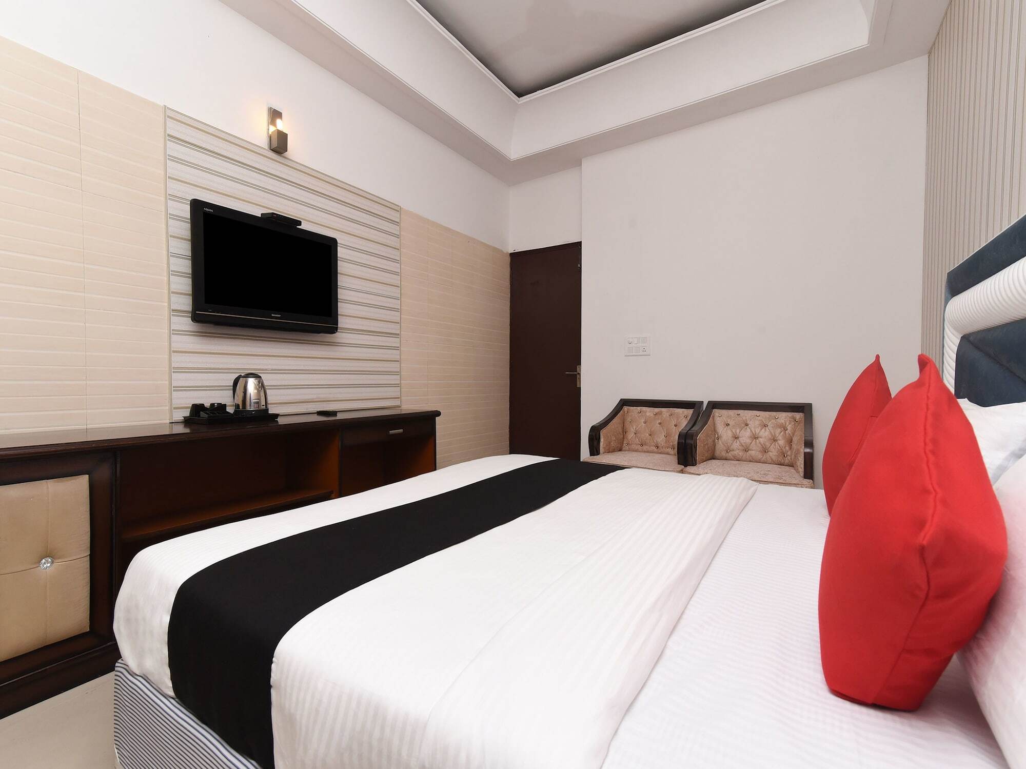 Capital O 16676 Near Noida City Center المظهر الخارجي الصورة